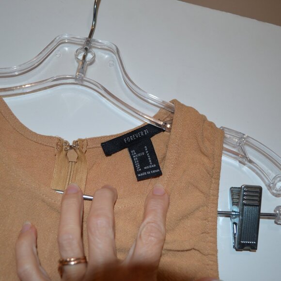 FOREVER 21 NWT Woven SAFARI Tan Sleeveless Zip Tie on Waist Rayon Top/Blouse S - Picture 6 of 6
